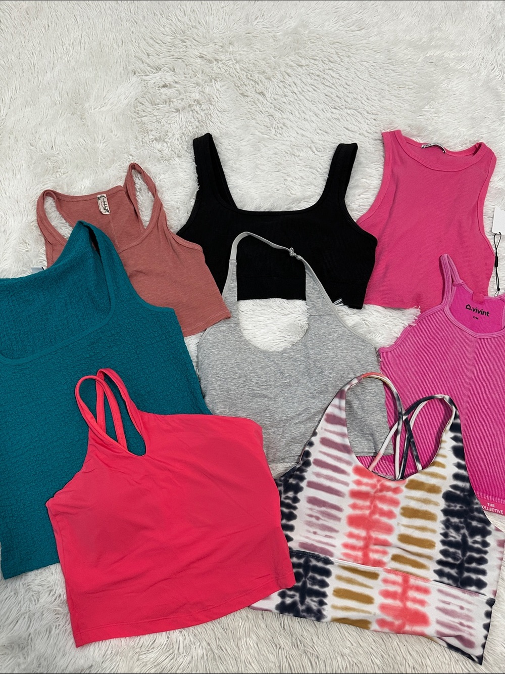 🧁 Bundle of 8 Woman’s Tank Tops/Crop Tops/Sports Bras S/M